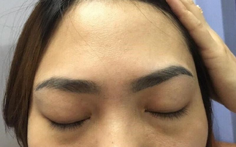 Phun lông mày bị to quá phải làm sao? 6 Phun lông mày bị to quá