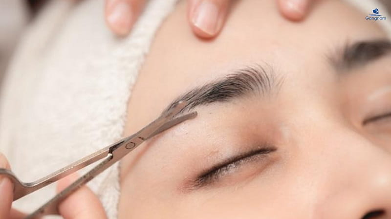 Lông mày giao nhau là gì? Tướng tốt hay xấu? Cách khắc phục hiệu quả 7 Lông mày giao nhau